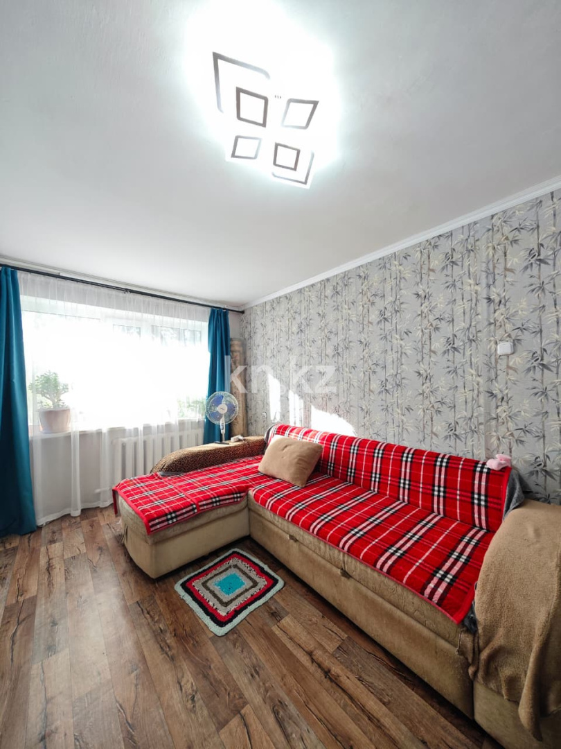 Продажа 3-комнатной квартиры, 46 м², мкр-н 15, дом  22 - Продажа квартир в Караганде фото 1 из 11