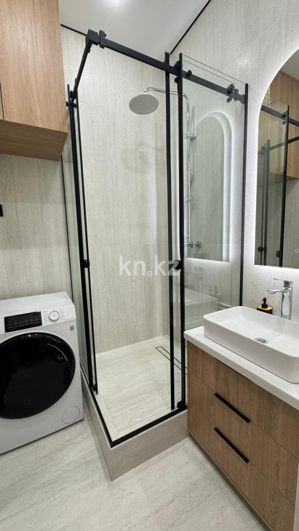 Аренда 3-комнатной квартиры, 90 м², пр. Аль-Фараби - Аренда  трехкомнатных квартир помесячно в Алматы фото 6 из 14