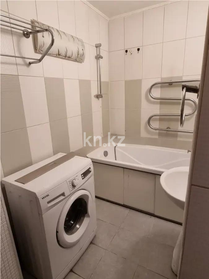 Продажа 3-комнатной квартиры, 60 м², мкр-н Аксай-1, дом  4б в Алматы - фото 4