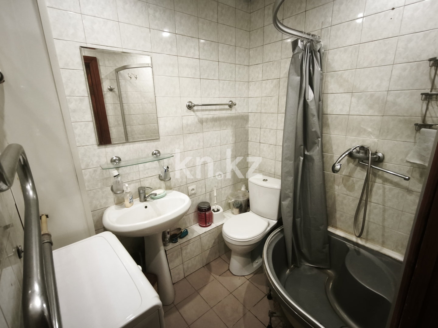 Продажа 2-комнатной квартиры, 42.8 м² в Алматы - фото 2