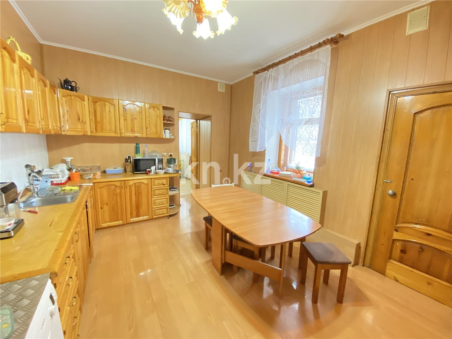 Продажа 7-комнатного дома, 372 м², ул. Аманжолова в Караганде - фото 15