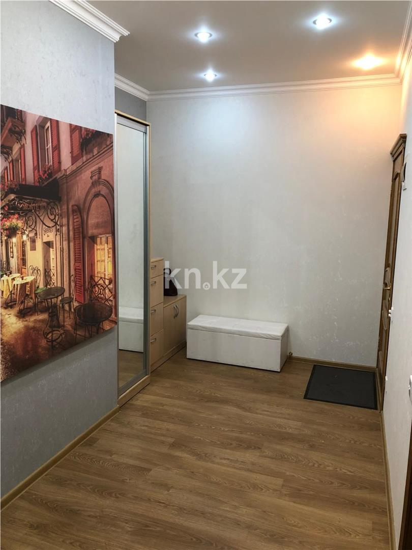 Продажа 3-комнатной квартиры, 98 м², ул. Аманжолова - Продажа квартир в Караганде фото 13 из 16