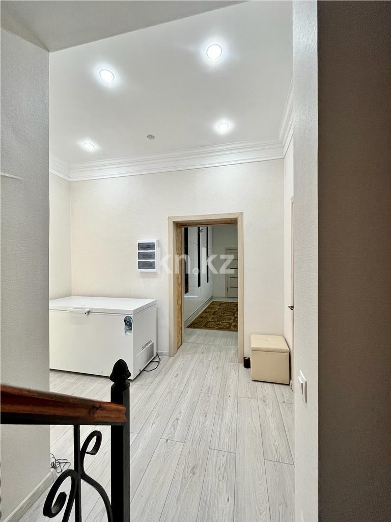 Продажа 5-комнатного дома, 210 м², ул. Мынбаева, дом  106 - Продажа квартир в Караганде фото 18 из 25