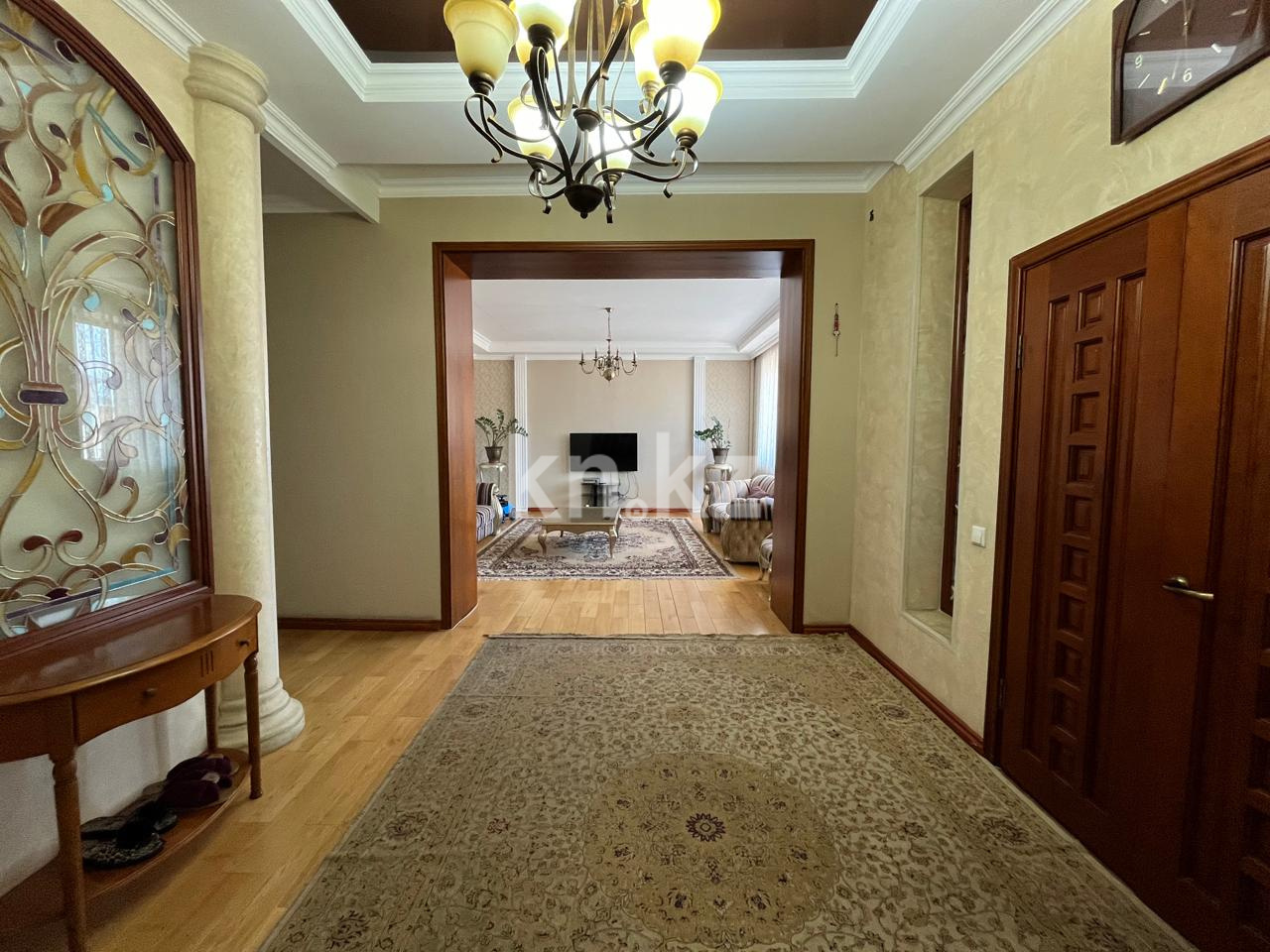 Продажа 8-комнатного дома, 306 м², мкр. Городской аэропорт - Продажа домов, коттеджей в Казахстане фото 5 из 27