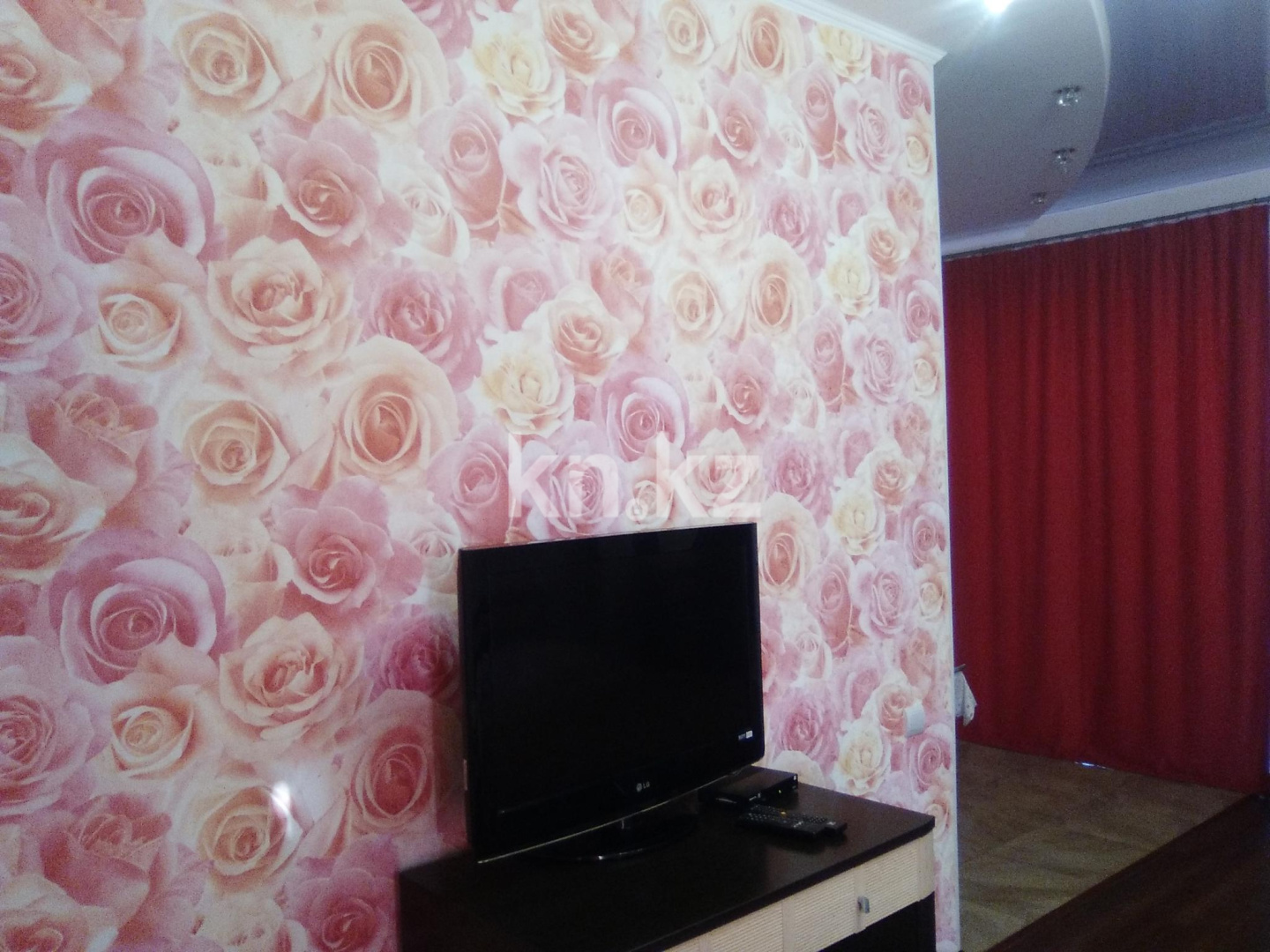 Аренда 1-комнатной квартиры посуточно, 45 м², ул. Победы, дом  105 - Аренда жилой и коммерческой недвижимости в Уральске фото 9 из 14