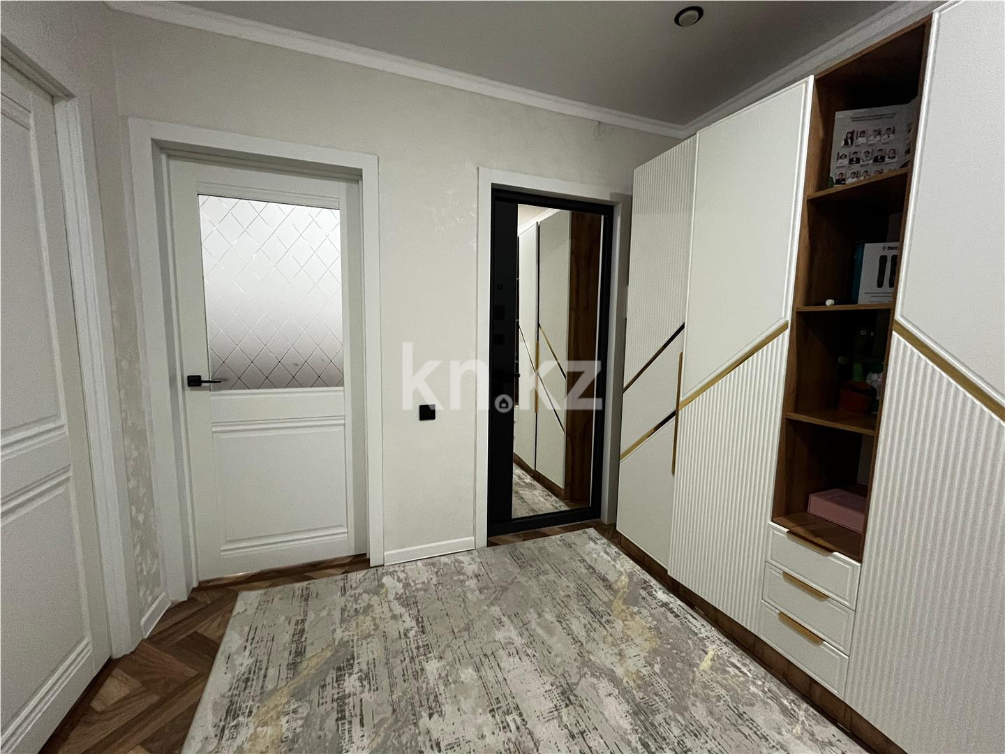 Продажа 3-комнатной квартиры, 65 м², мкр-н Голубые Пруды - Продажа  трехкомнатных квартир в Караганде фото 10 из 12