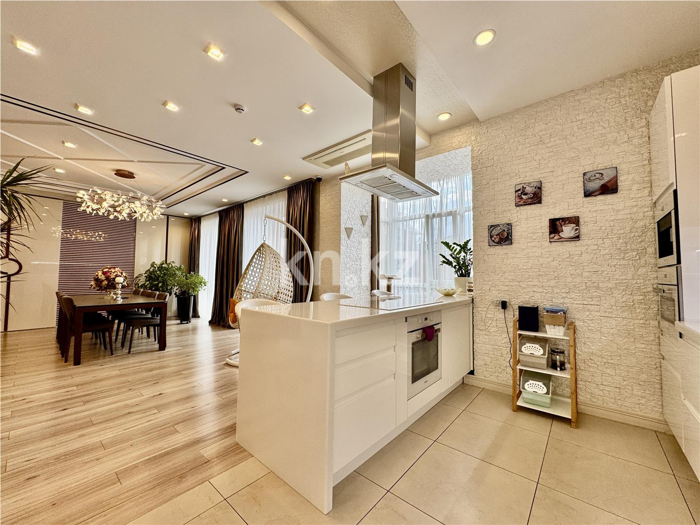 Продажа 4-комнатной квартиры, 198 м², ул. Ботаническая, дом  12/12 в Караганде - фото 12