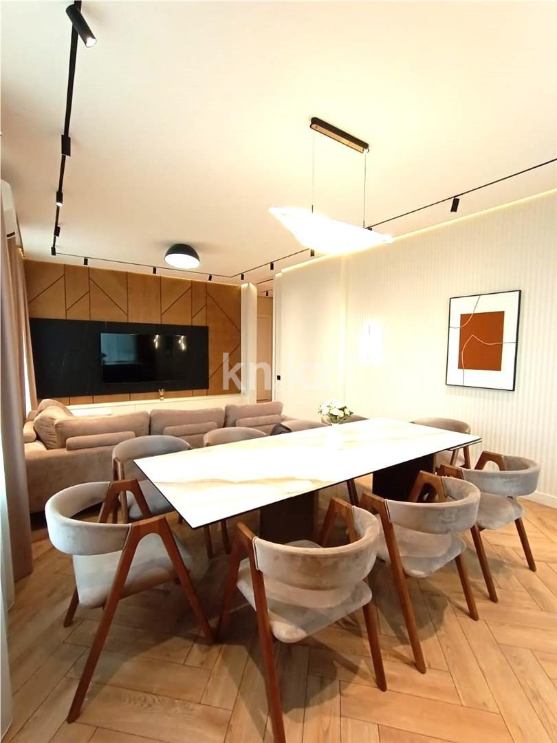 Продажа 4-комнатной квартиры, 145 м², пр. Тауелсыздык, дом  56/1 - Продажа  четырехкомнатных квартир в Астане фото 1 из 22