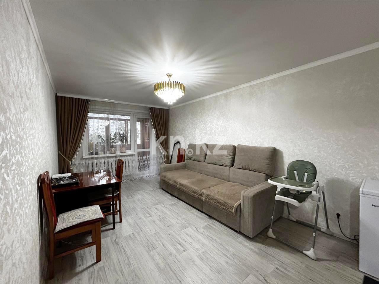 Продажа 3-комнатной квартиры, 63 м², ул. Муканова - Продажа  трехкомнатных квартир в Караганде фото 1 из 13