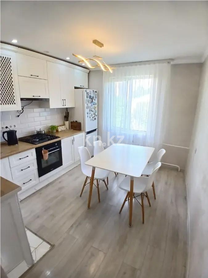 Продажа 4-комнатной квартиры, 82.5 м² в Алматы - фото 2