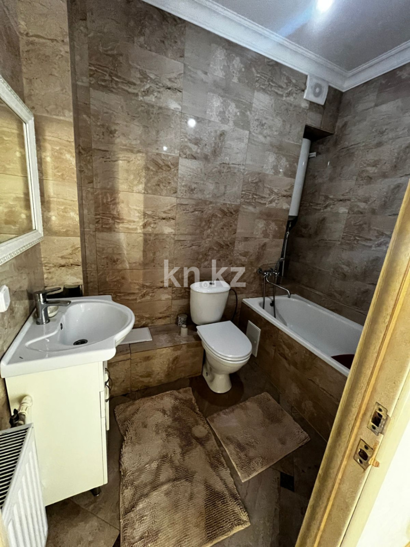 Продажа 3-комнатной квартиры, 83 м², ул. Сарыарка, дом  19 в Караганде - фото 5