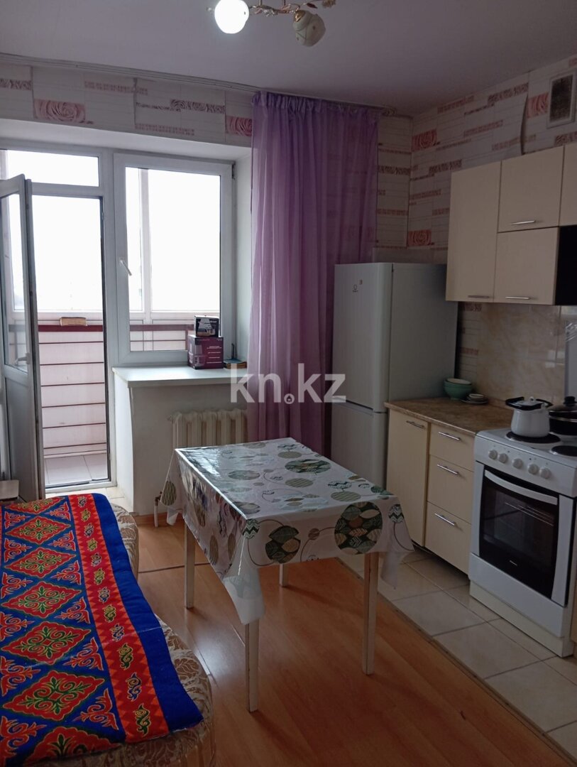 Аренда 1-комнатной квартиры, 40 м² в Астане
