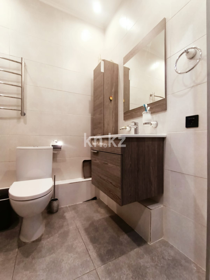 Продажа 4-комнатной квартиры, 129.4 м², ул. Кенесары хана - Продажа и аренда недвижимости в Алматы фото 38 из 40