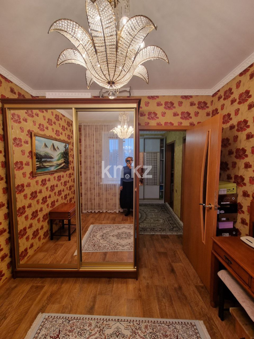 Продажа 3-комнатной квартиры, 64 м², мкр-н Гульдер-1, дом  4 в Караганде - фото 7