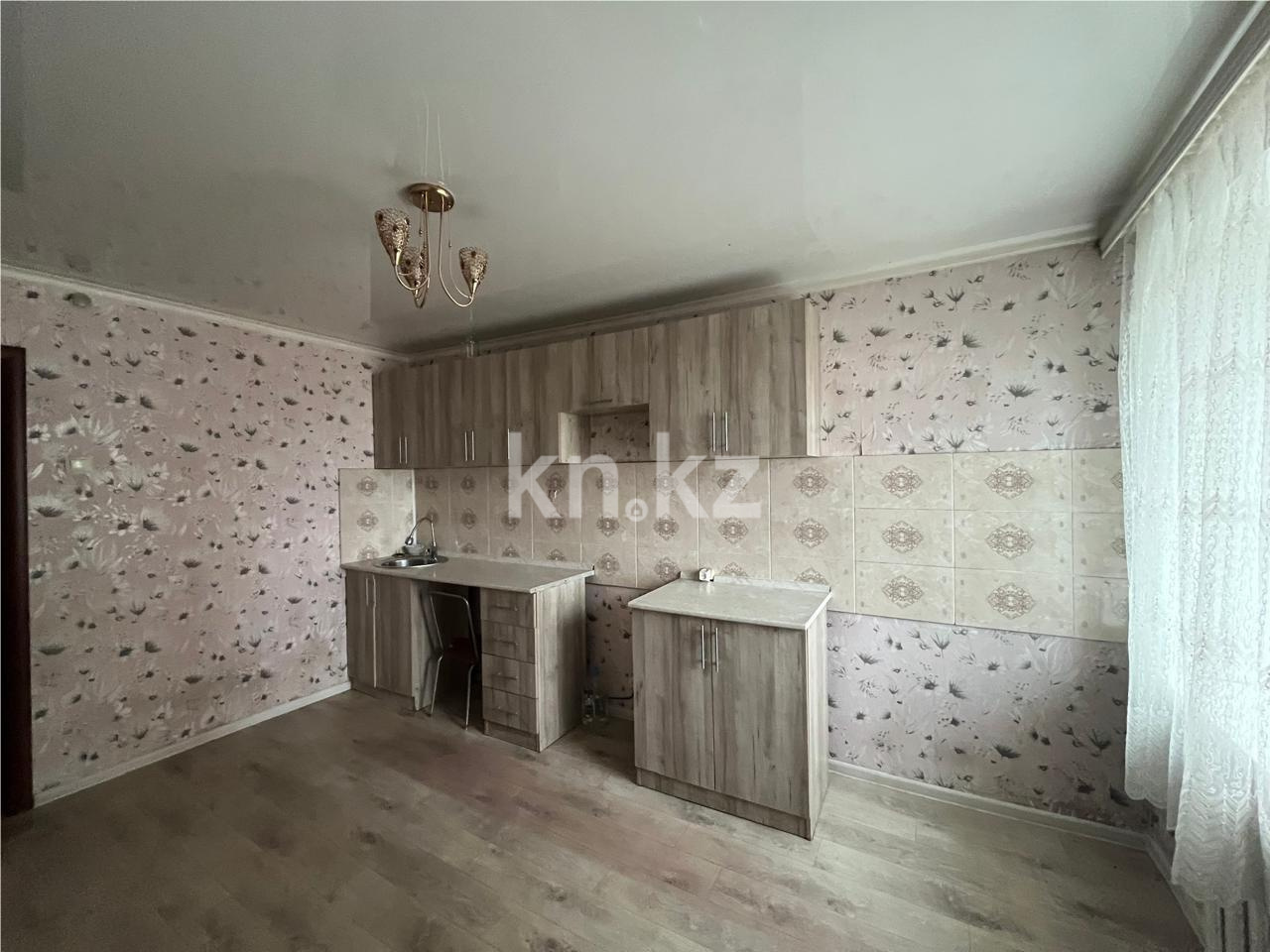 Продажа 1-комнатной квартиры, 38 м², пр. Бухар-жырау, дом  92 - Продажа квартир в Караганде с фото фото 1 из 12