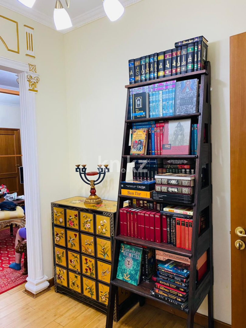 Аренда 3-комнатной квартиры, 140 м², ул. Мендикулова, дом  22 - Аренда  трехкомнатных квартир помесячно в Алматы с фото фото 8 из 28