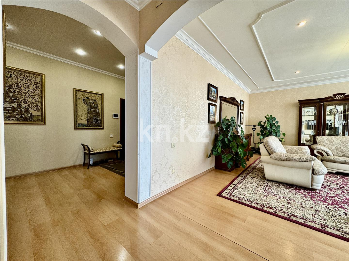 Продажа 3-комнатной квартиры, 132 м², ул. Абая, дом  5 - Продажа квартир в Караганде фото 14 из 38