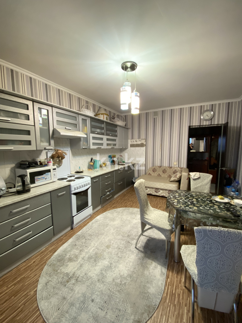 Продажа 3-комнатной квартиры, 95 м², пр. Шахтеров, дом  31а - Продажа квартир в Караганде фото 1 из 10