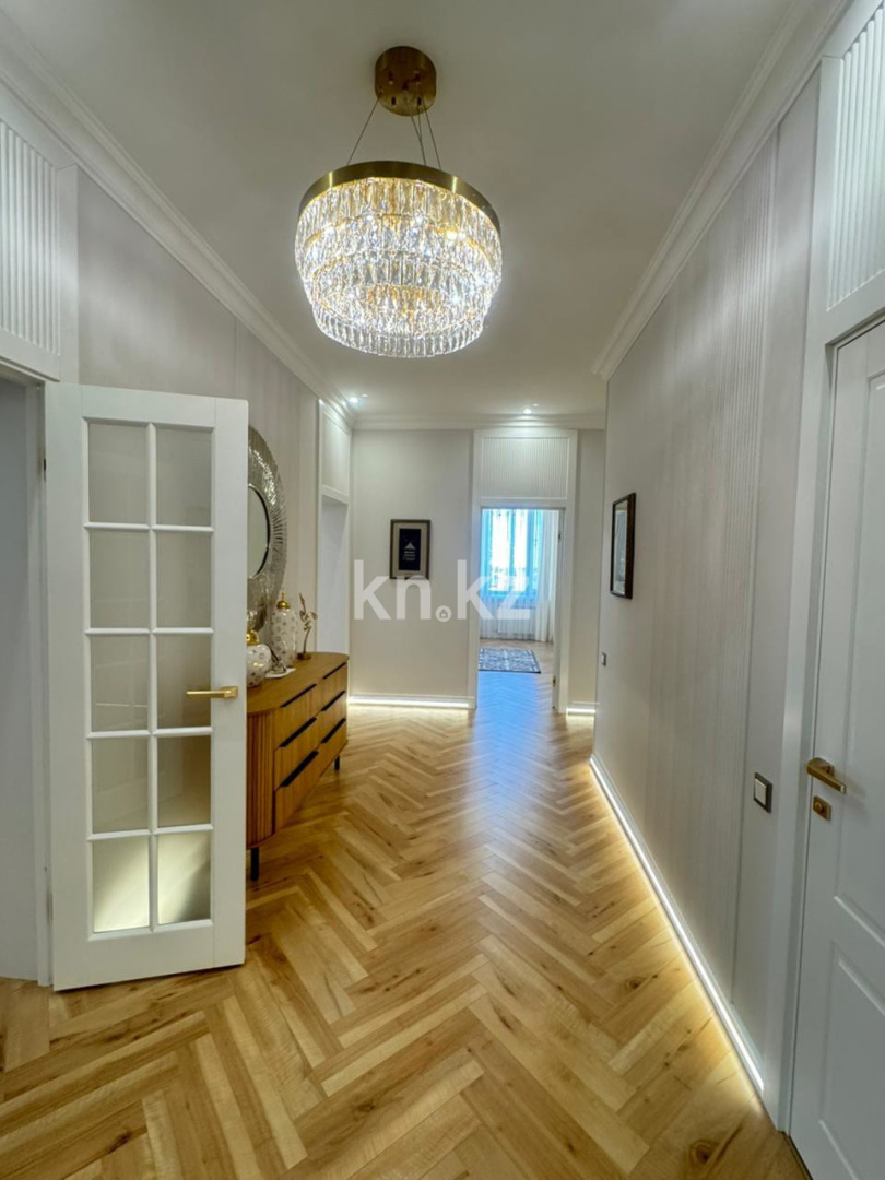 Продажа 4-комнатной квартиры, 175 м², ул. Жусан, дом  11 - Продажа  четырехкомнатных квартир в Астане фото 1 из 22