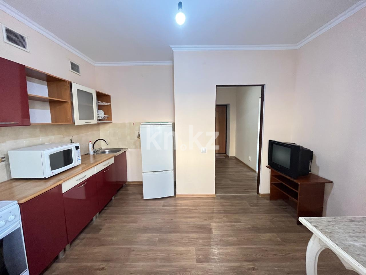 Аренда 1-комнатной квартиры, 42 м², ул. Туркестан, дом  30 - Аренда жилой и коммерческой недвижимости в Астане фото 1 из 10