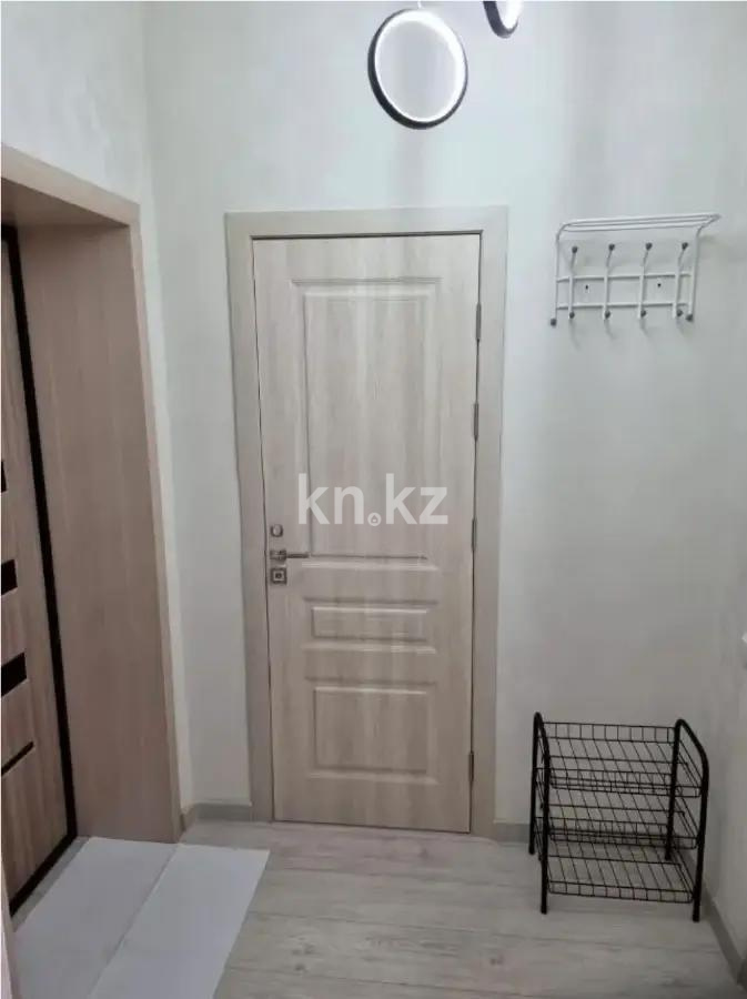 Продажа 2-комнатной квартиры, 30 м², пр. Назарбаева, дом  7 - Продажа  двухкомнатных квартир в Караганде фото 1 из 4