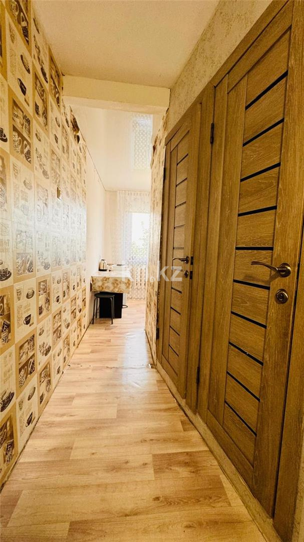 Продажа 3-комнатной квартиры, 48 м², мкр-н 17, дом  52 в Караганде - фото 12