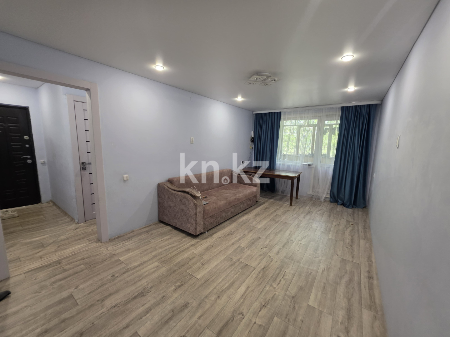 Продажа 2-комнатной квартиры, 45 м², ул. 40-летия Победы - Продажа и аренда недвижимости в Шахтинске фото 1 из 7