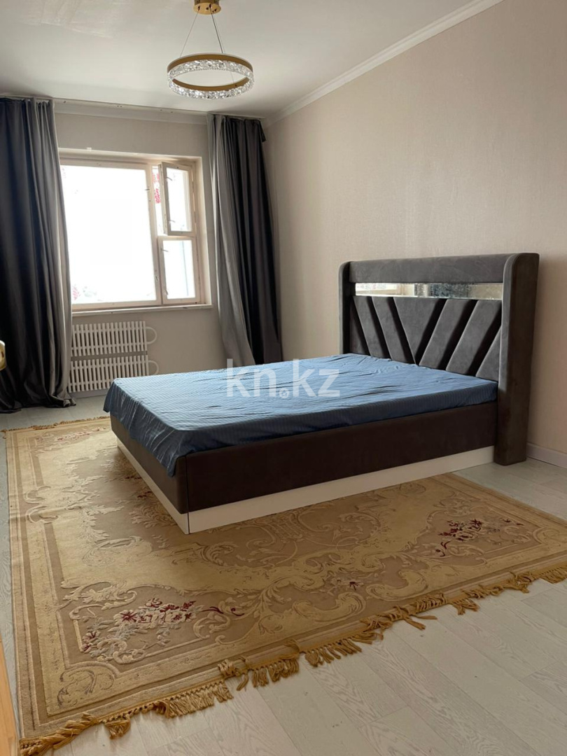 Аренда 3-комнатной квартиры посуточно, 92 м², 15-микрорайон, дом  18- дом - Продажа и аренда недвижимости в Актау фото 1 из 9