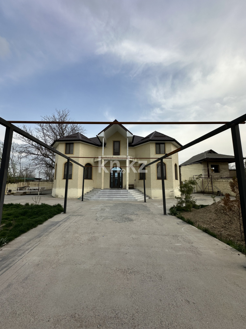 Продажа 8-комнатного дома, 300 м² - Продажа домов, коттеджей в Енбекшинском р-не Шымкента фото 1 из 27