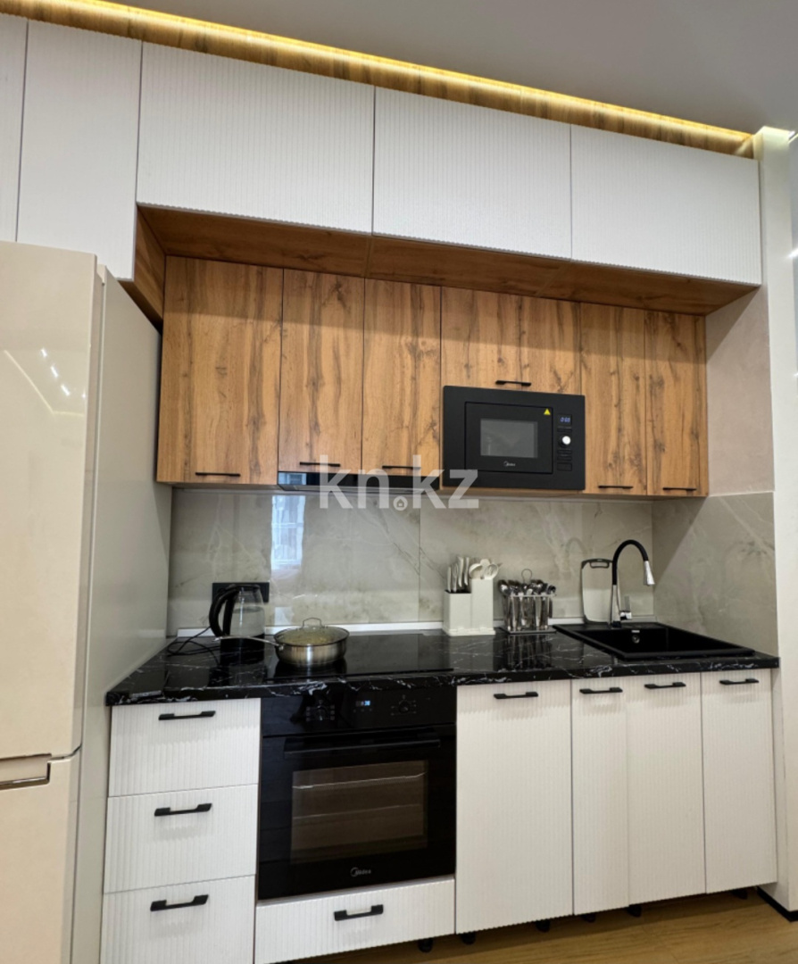 Аренда 4-комнатной квартиры посуточно, 80 м², пр. Райымбека, дом  348/1 - ул. Емцова - Аренда  четырехкомнатных квартир посуточно в Алматы фото 9 из 25