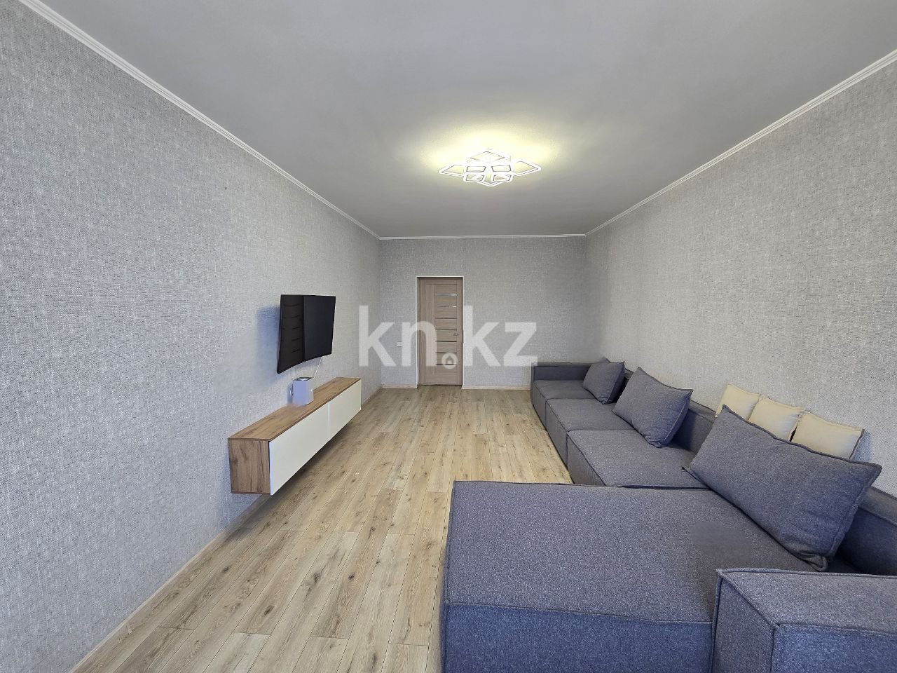 Продажа 2-комнатной квартиры, 71.5 м², ул. Брусиловского, дом  167 - ул. Шакарима в Алматы - фото 2
