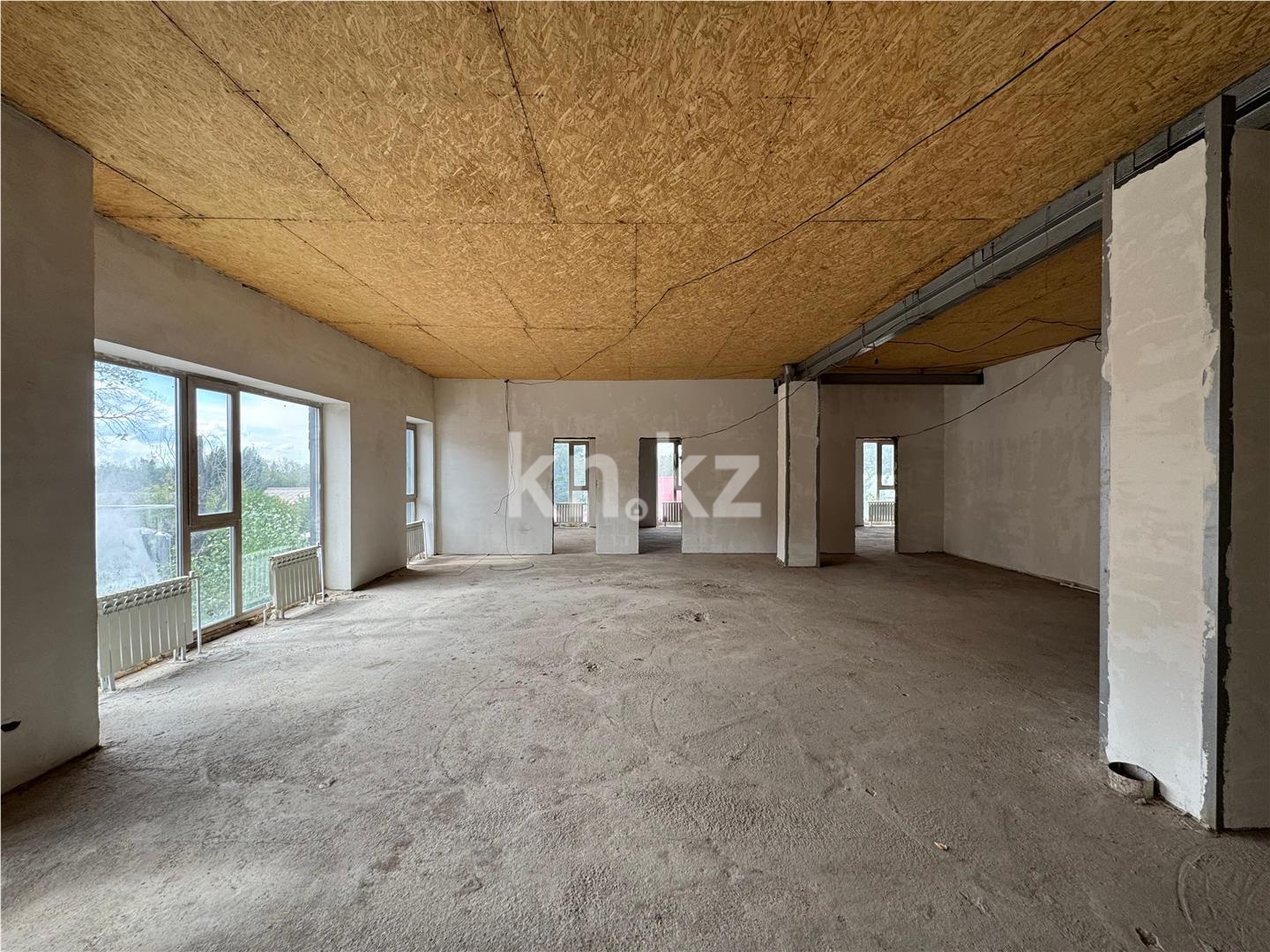 Продажа 4-комнатной квартиры, 164 м², ул. Сарсекова, дом  49 - Продажа  четырехкомнатных квартир в Караганде фото 1 из 16