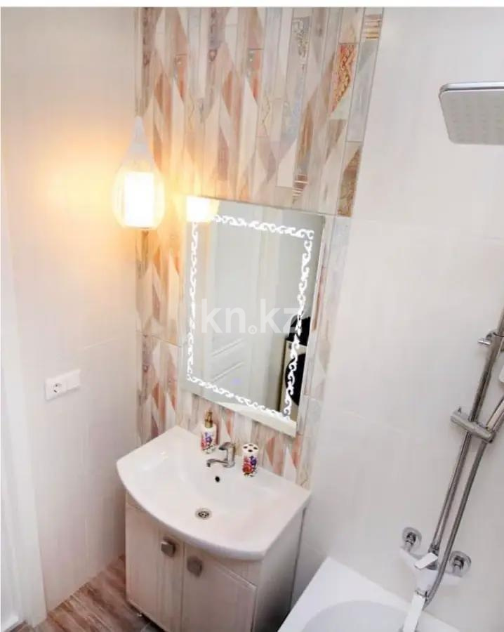 Продажа 3-комнатной квартиры, 65 м², ул. Тулебаева, дом  49/1 в Алматы - фото 4