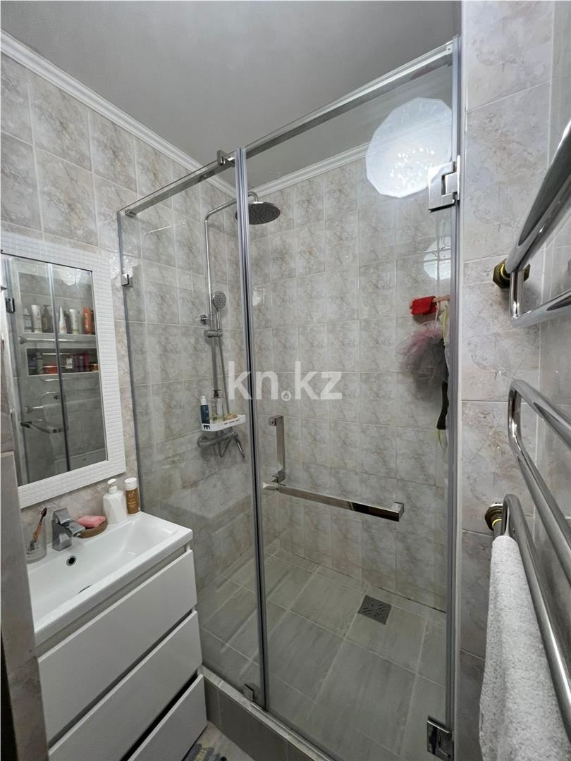 Продажа 3-комнатной квартиры, 98 м², пр. Шахтеров - Продажа  трехкомнатных квартир в Караганде фото 13 из 19