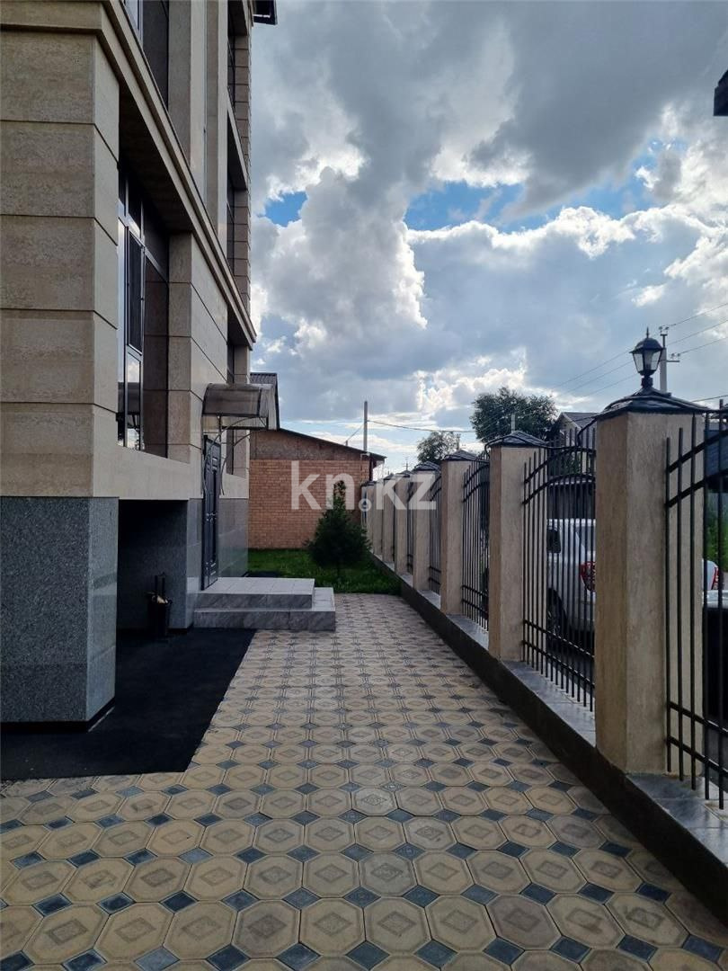 Продажа 4-комнатной квартиры, 122 м², ул. Кулкыбаева, дом  62 - Продажа  четырехкомнатных квартир в Караганде фото 1 из 22