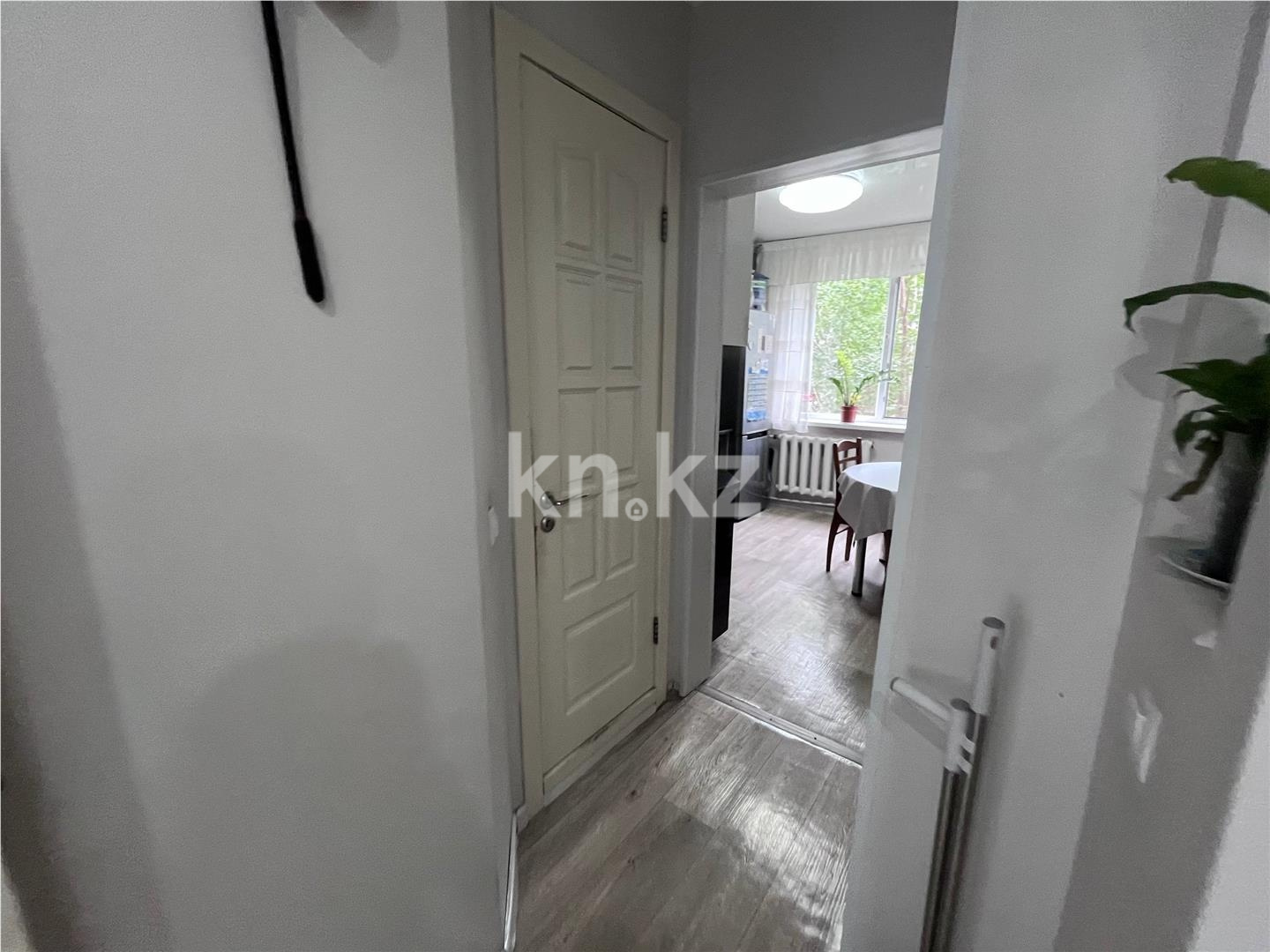 Продажа 3-комнатной квартиры, 64 м² - Продажа квартир в панельном доме в Караганде - страница 3 фото 11 из 18