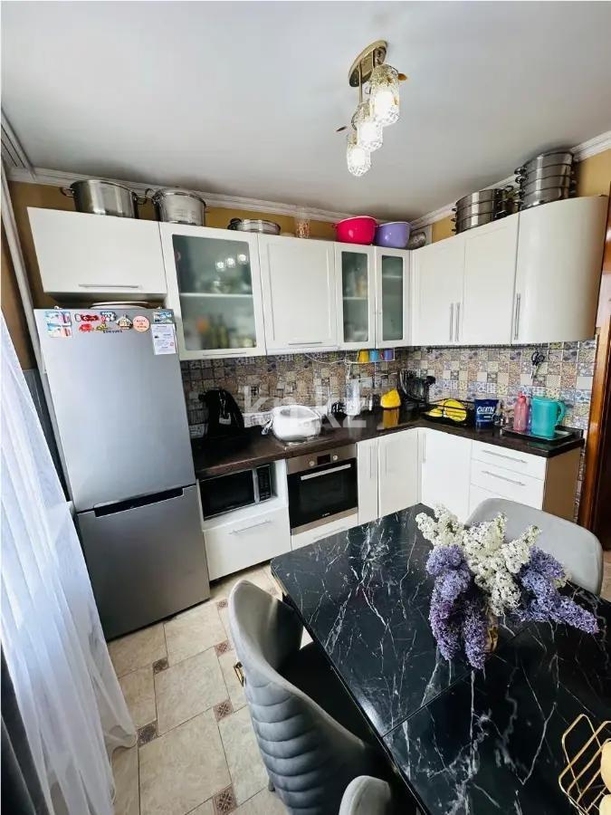 Продажа 3-комнатной квартиры, 64 м², мкр-н Голубые Пруды, дом  14 - Продажа  трехкомнатных квартир в Караганде без посредников фото 5 из 5