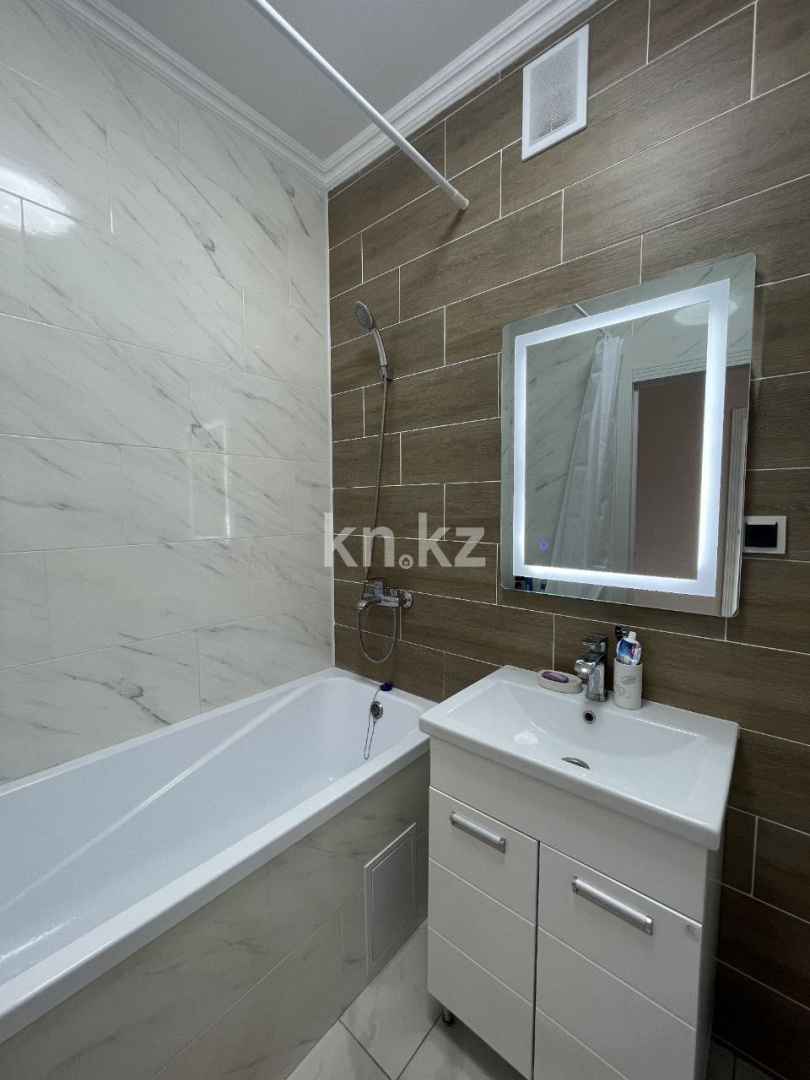 Аренда 1-комнатной квартиры, 37 м², ул. Аль-Фараби, дом  40/2 - пр. Улы Дала в Астане - фото 9