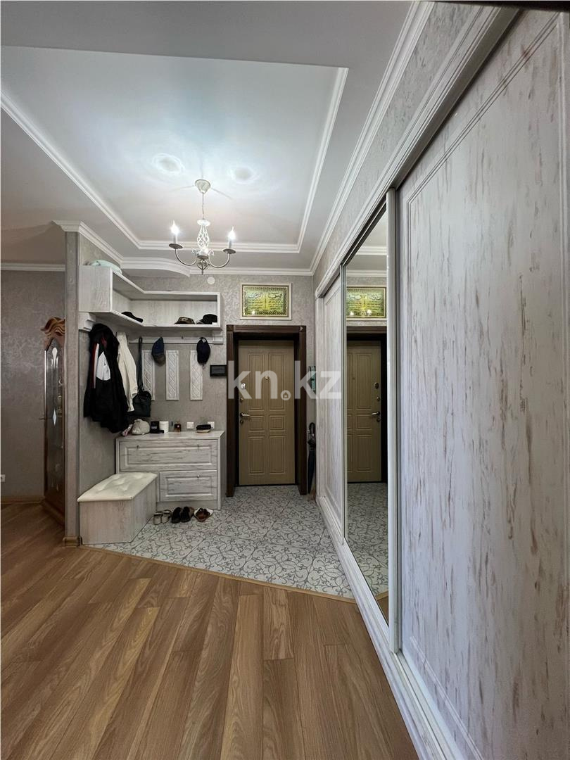 Продажа 3-комнатной квартиры, 127 м², ул. Аманжолова, дом  96/1 - Продажа квартир в Караганде фото 18 из 25