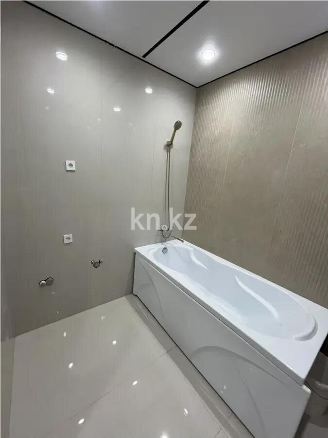 Продажа 3-комнатной квартиры, 70.4 м² в Астане - фото 3