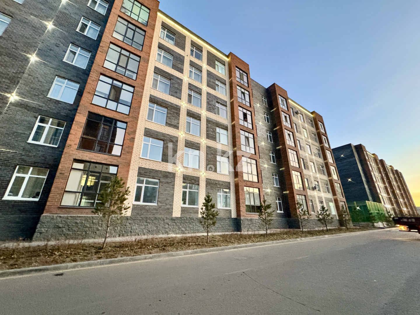 Продажа 2-комнатной квартиры, 63 м², 067 учетный квартал, дом  502 - Продажа квартир в Караганде с фото фото 1 из 31