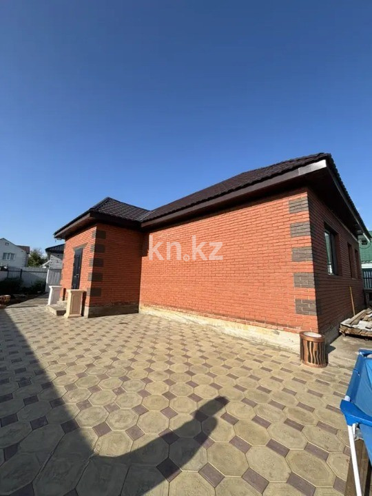Продажа 4-комнатного дома, 130 м², ул. Короленко, дом  61 - Продажа квартир в Уральске фото 1 из 10
