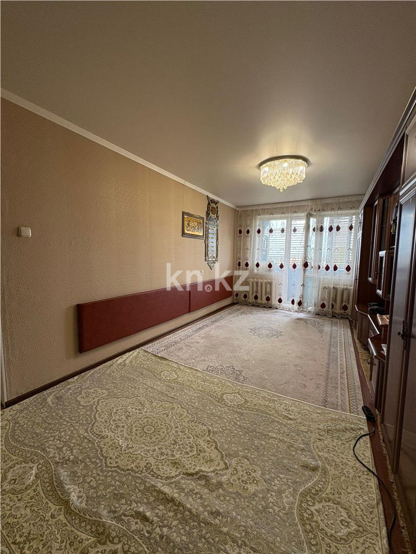 Продажа 3-комнатной квартиры, 60 м², ул. Абая - Продажа квартир в Темиртау фото 1 из 14