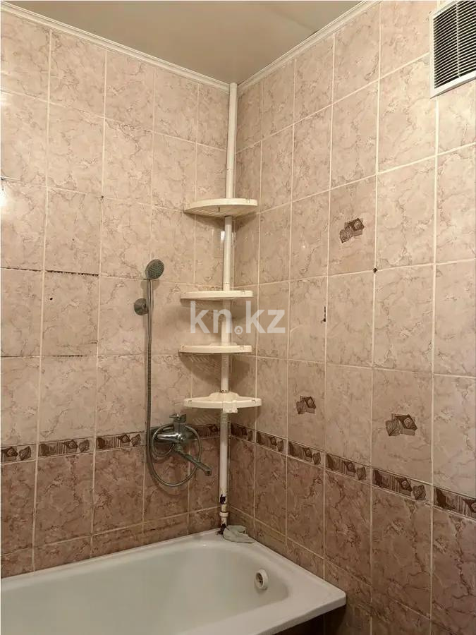 Продажа 3-комнатной квартиры, 49 м², мкр-н 13, дом  31 в Караганде - фото 5