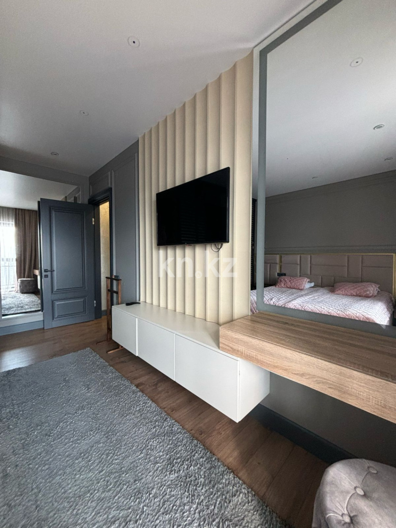 Продажа 4-комнатной квартиры, 108 м², пр. Шахтеров, дом  52б - Продажа квартир в Караганде с фото фото 1 из 20
