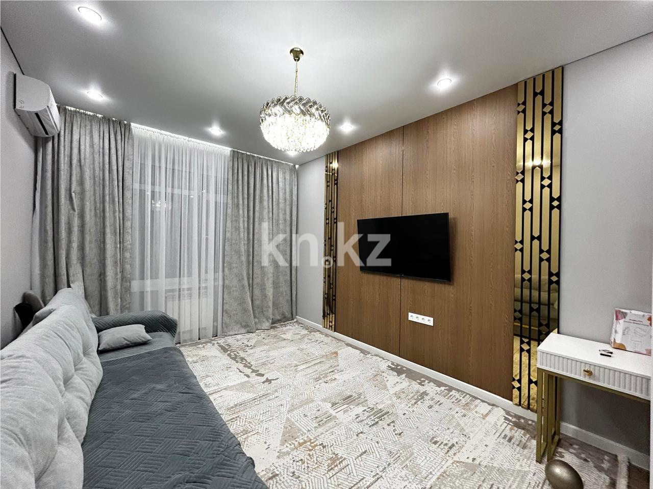 Продажа 3-комнатной квартиры, 83 м², ул. Муканова - Продажа  трехкомнатных квартир в Караганде фото 1 из 14
