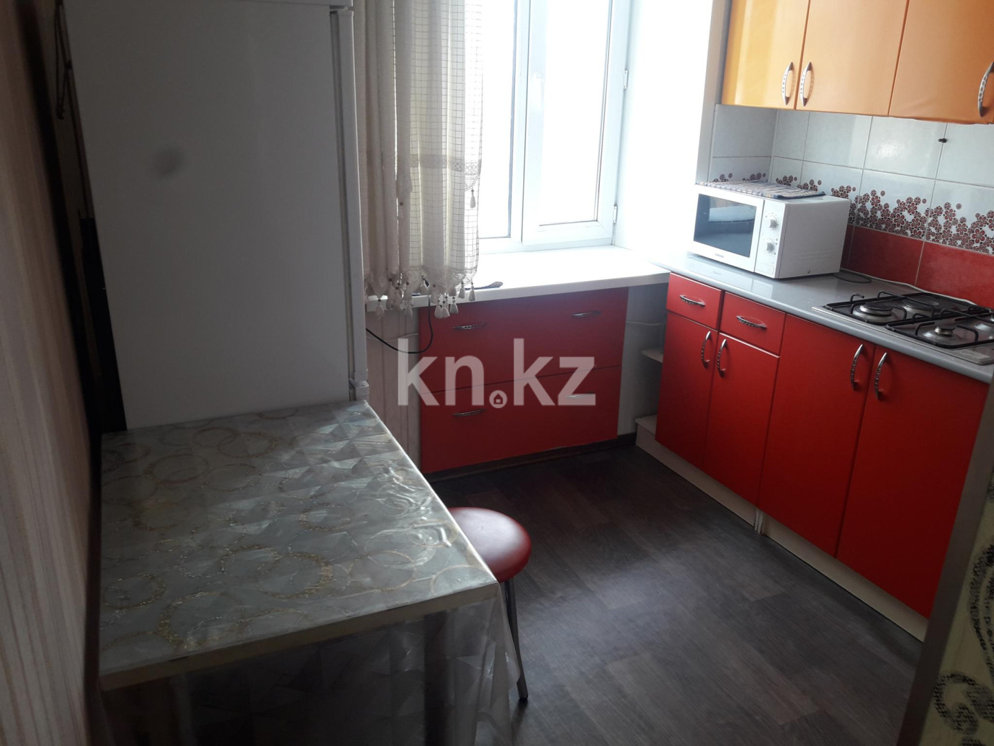 Аренда 1-комнатной квартиры посуточно, 35 м², пр. Бухар-жырау, дом  72 - Аренда  однокомнатных квартир посуточно в Караганде фото 3 из 4