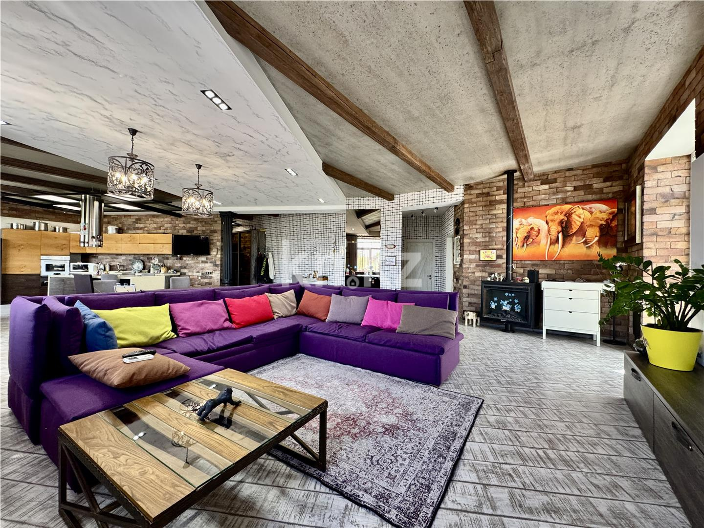 Продажа 3-комнатной квартиры, 160 м², ул. Аманжолова, дом  41 - Продажа  трехкомнатных квартир в Караганде фото 1 из 52