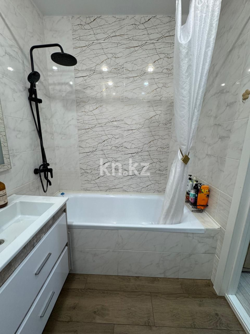 Продажа 1-комнатной квартиры, 41.8 м², ул. Сатыбалдина - Продажа  однокомнатных квартир в Караганде фото 4 из 7