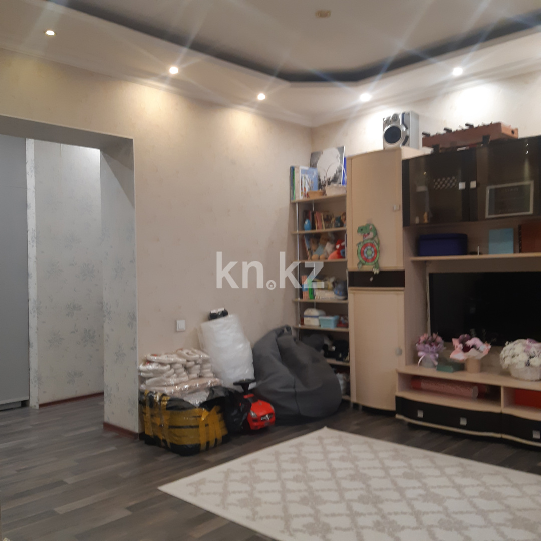 Продажа 2-комнатной квартиры, 56 м², ул. Сарсекова, дом  55 в Караганде - фото 3